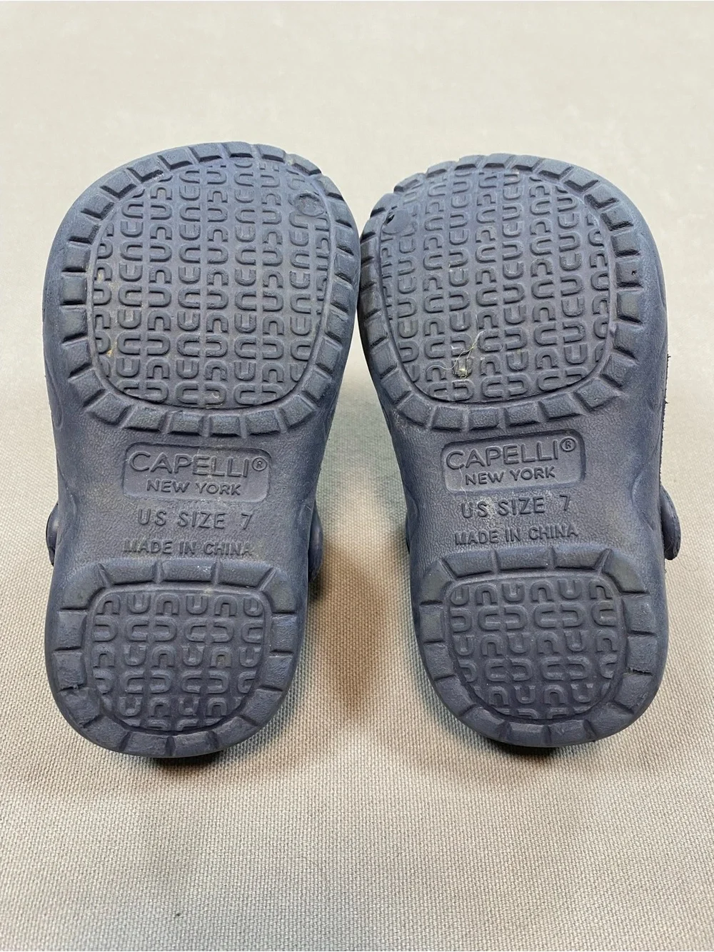 Capelli of New York Navy and Light Gray Shark Clog Sandals for Kids
